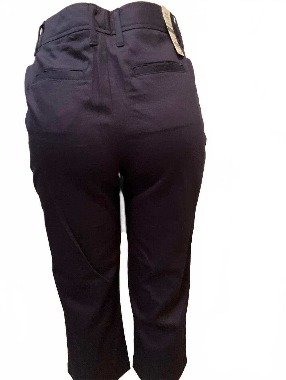 NWT St. John's Bay Secretly Slender Navy Capri Pants Size 6T - Picture 2 of 9